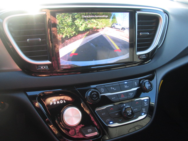 2025 Chrysler Voyager LX FWD