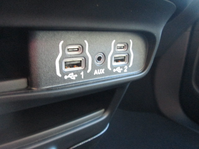 2025 Chrysler Voyager LX FWD