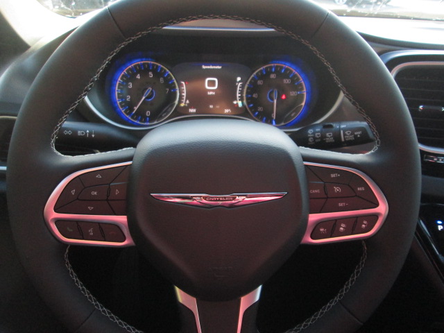 2025 Chrysler Voyager LX FWD