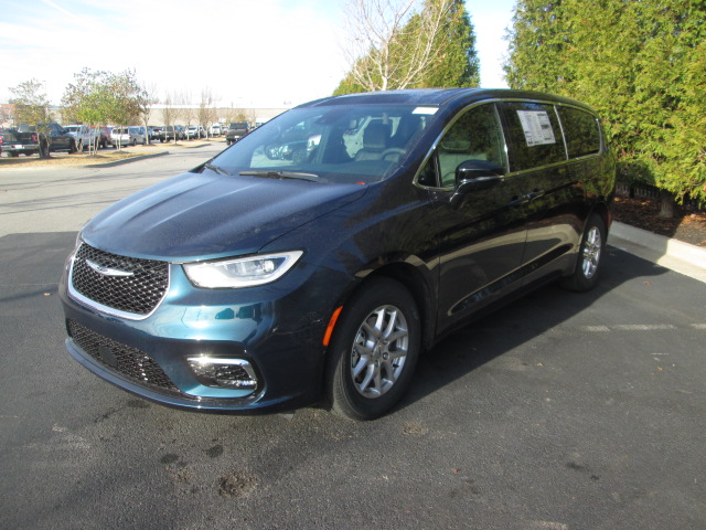 2025 Chrysler Pacifica Select FWD