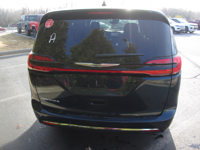 2025 Chrysler Pacifica Select FWD