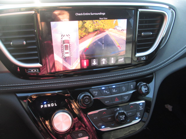 2025 Chrysler Pacifica Select FWD