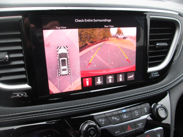 2025 Chrysler Pacifica Select FWD