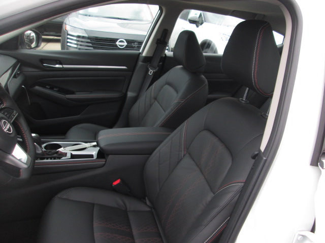 2025 Nissan Altima SR FWD