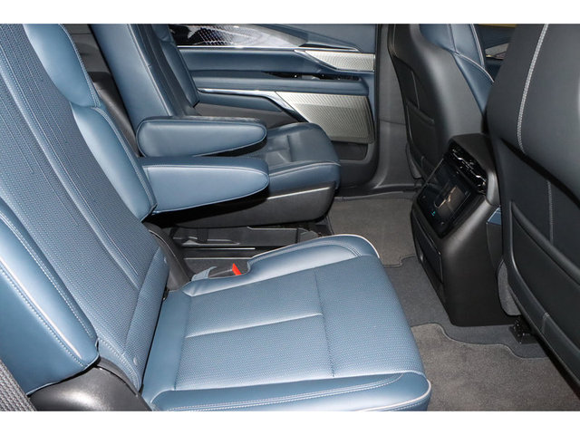 2025 Cadillac Escalade Sport 2 AWD IQ