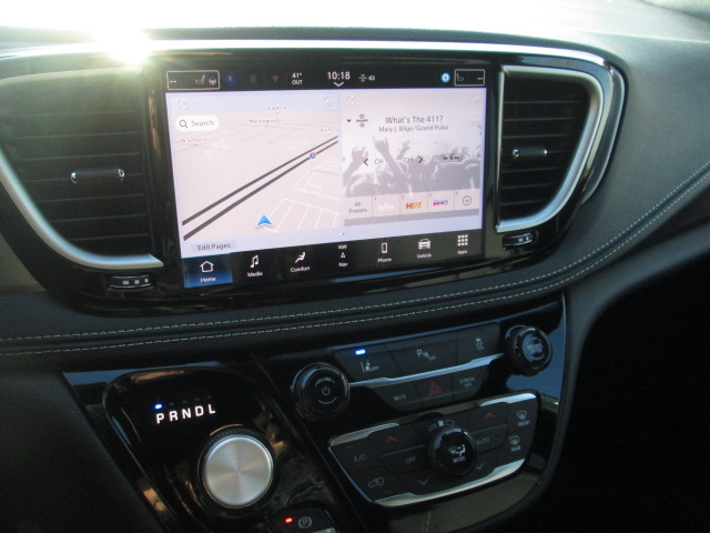 2025 Chrysler Pacifica Hybrid Select