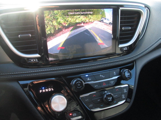 2025 Chrysler Pacifica Hybrid Select