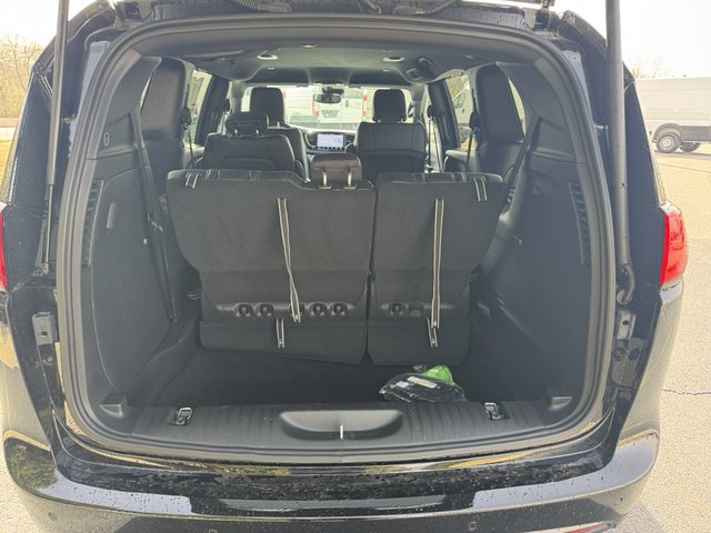 2025 Chrysler Voyager LX FWD