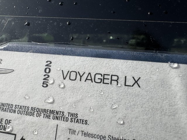 2025 Chrysler Voyager LX FWD