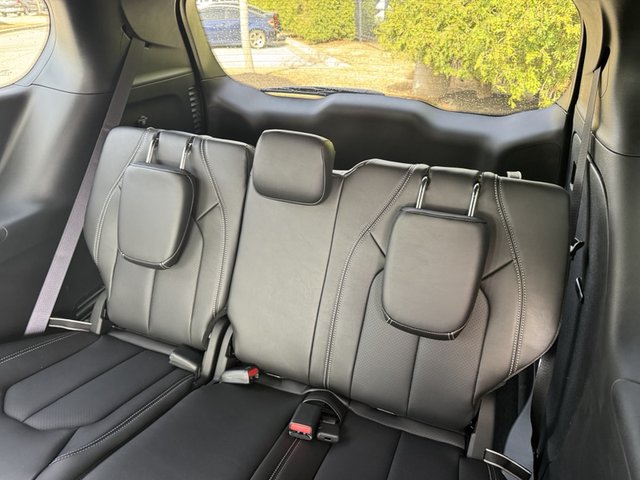 2025 Chrysler Voyager LX FWD
