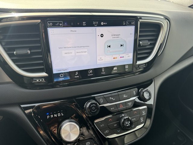 2025 Chrysler Voyager LX FWD