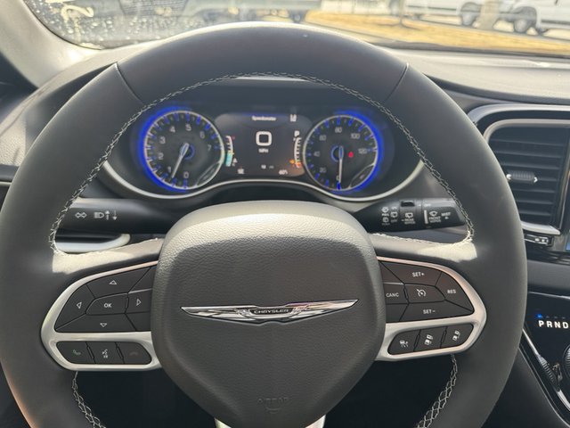 2025 Chrysler Voyager LX FWD