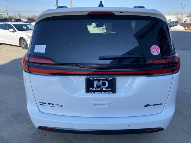 2024 Chrysler Pacifica Premium S FWD Hybrid