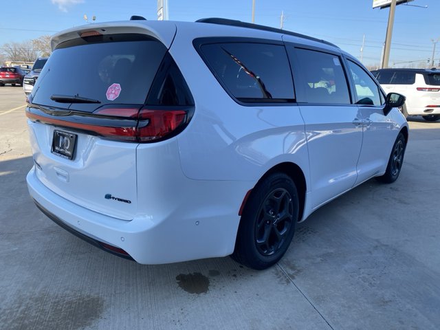 2024 Chrysler Pacifica Premium S FWD Hybrid