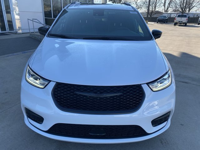 2024 Chrysler Pacifica Premium S FWD Hybrid