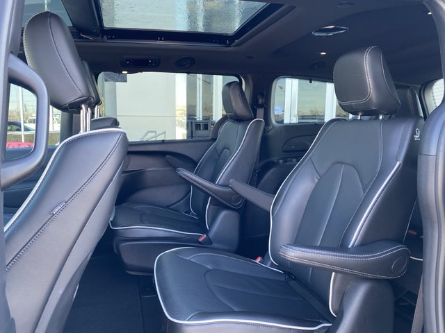2024 Chrysler Pacifica Premium S FWD Hybrid