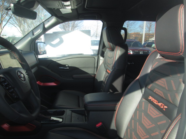 2025 Nissan Frontier PRO-4X 4WD