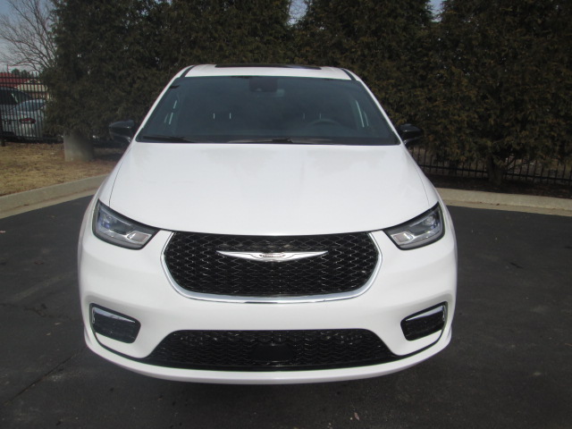 2025 Chrysler Pacifica Select AWD