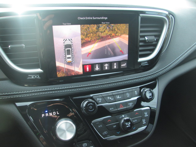 2025 Chrysler Pacifica Select AWD