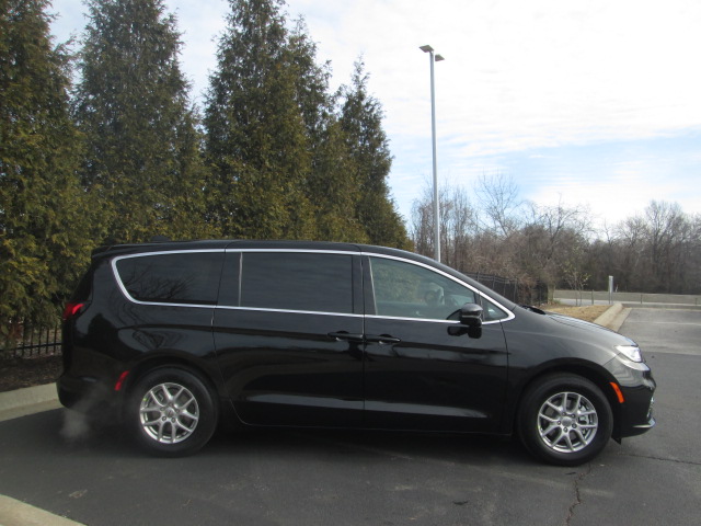 2025 Chrysler Pacifica Select FWD