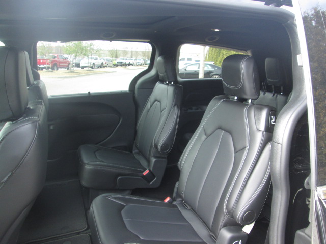 2025 Chrysler Pacifica Select FWD