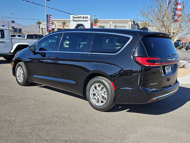 2025 Chrysler Pacifica Select FWD