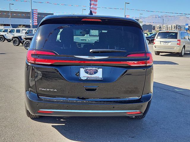 2025 Chrysler Pacifica Select FWD