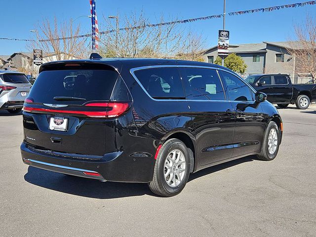 2025 Chrysler Pacifica Select FWD