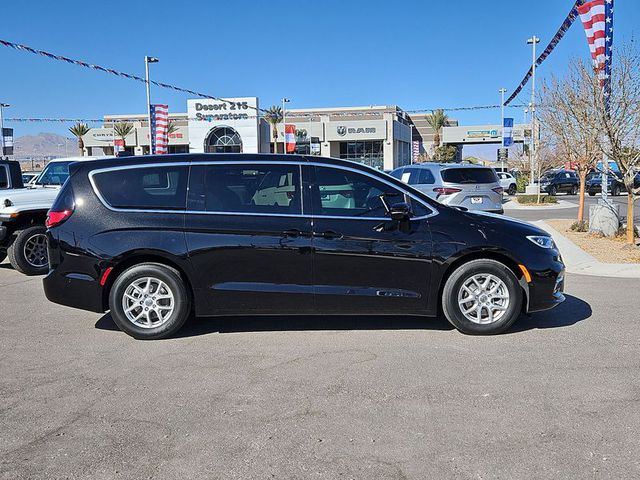 2025 Chrysler Pacifica Select FWD