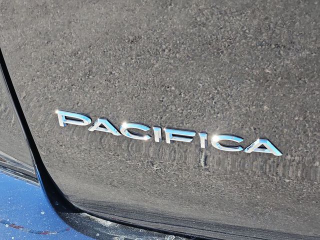 2025 Chrysler Pacifica Select FWD