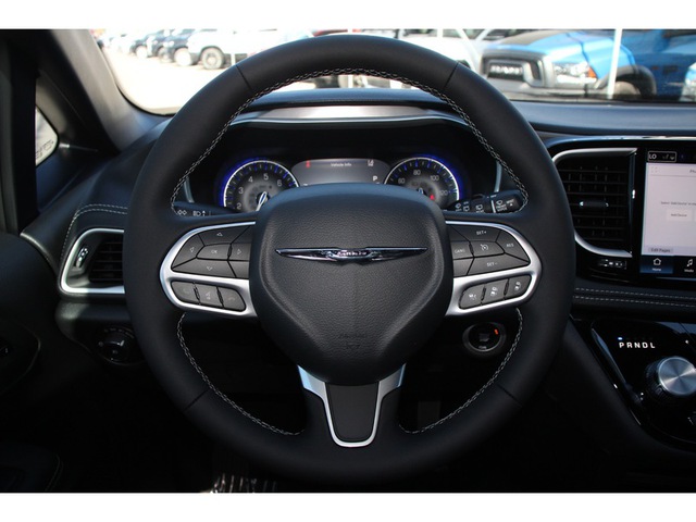 2025 Chrysler Pacifica Select FWD