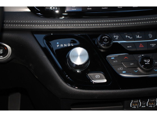 2025 Chrysler Pacifica Select FWD