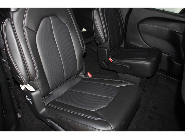 2025 Chrysler Pacifica Select FWD