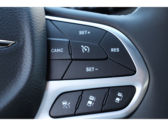 2025 Chrysler Pacifica Select FWD