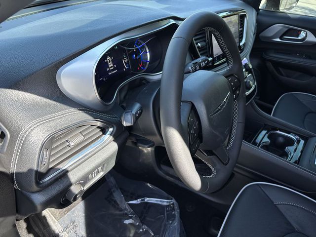 2025 Chrysler Pacifica Hybrid Premium S FWD