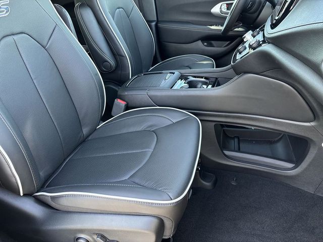 2025 Chrysler Pacifica Hybrid Premium S FWD