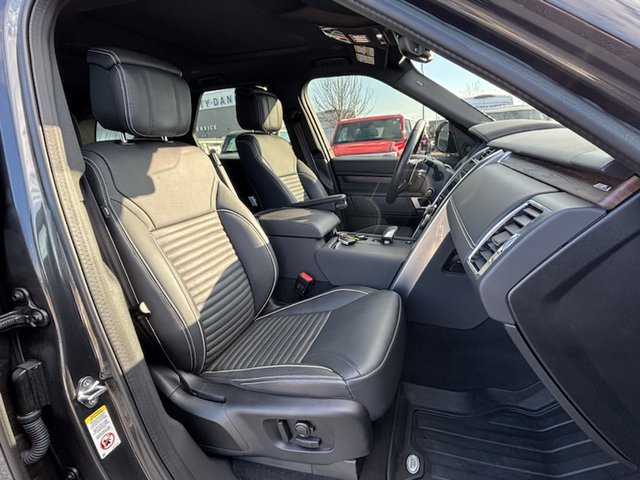 2023 Land Rover Discovery P360 Metropolitan Edition