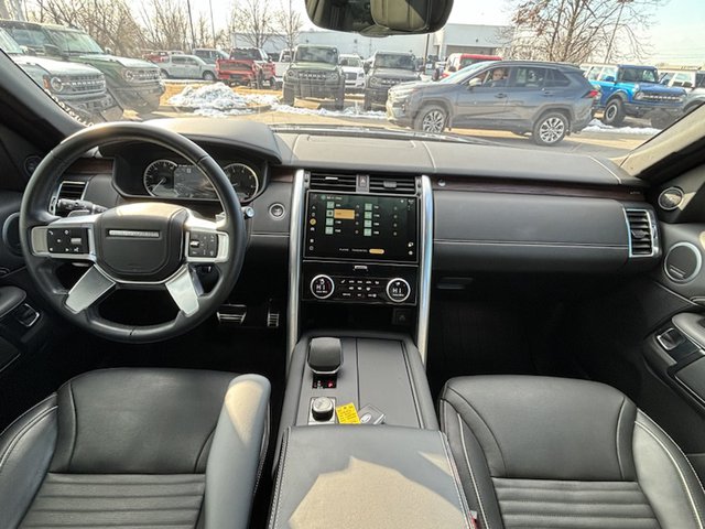 2023 Land Rover Discovery P360 Metropolitan Edition