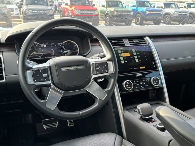 2023 Land Rover Discovery P360 Metropolitan Edition