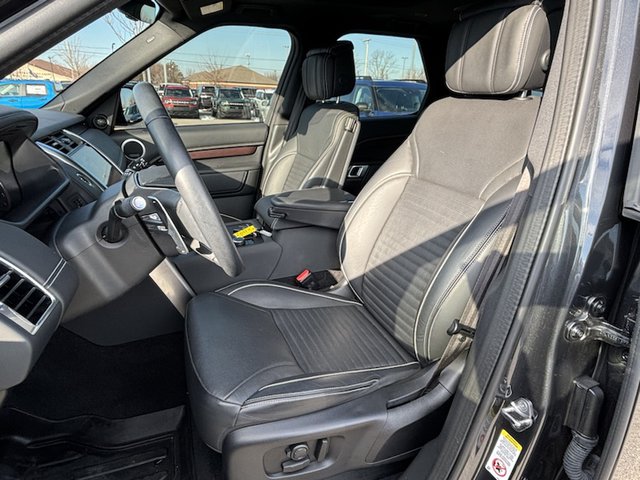 2023 Land Rover Discovery P360 Metropolitan Edition