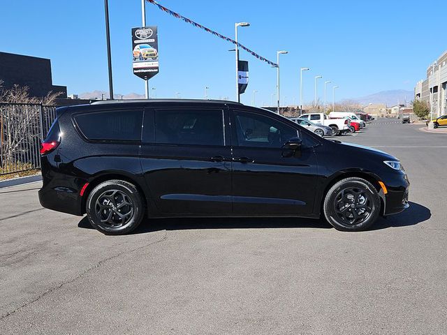 2025 Chrysler Pacifica Hybrid Premium S FWD