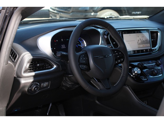 2025 Chrysler Pacifica Hybrid Premium S FWD