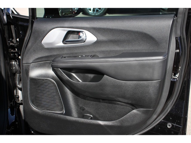 2025 Chrysler Pacifica Hybrid Premium S FWD