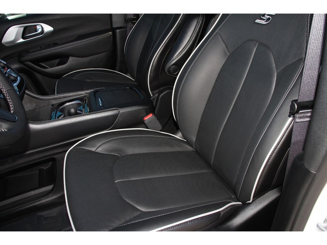 2025 Chrysler Pacifica Hybrid Premium S FWD