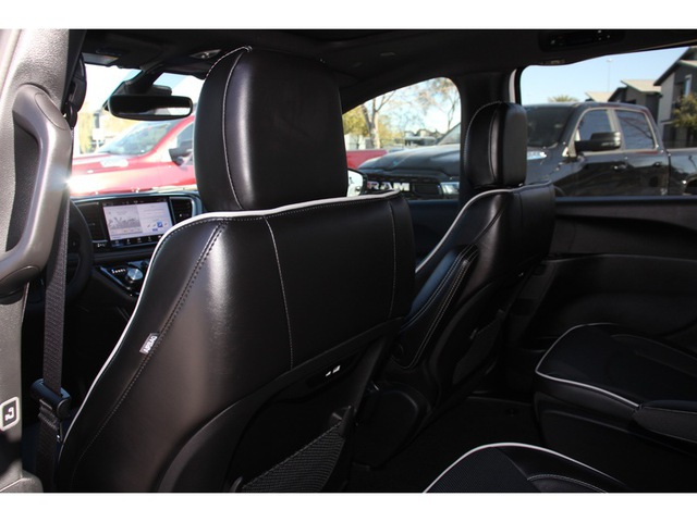 2025 Chrysler Pacifica Hybrid Premium S FWD
