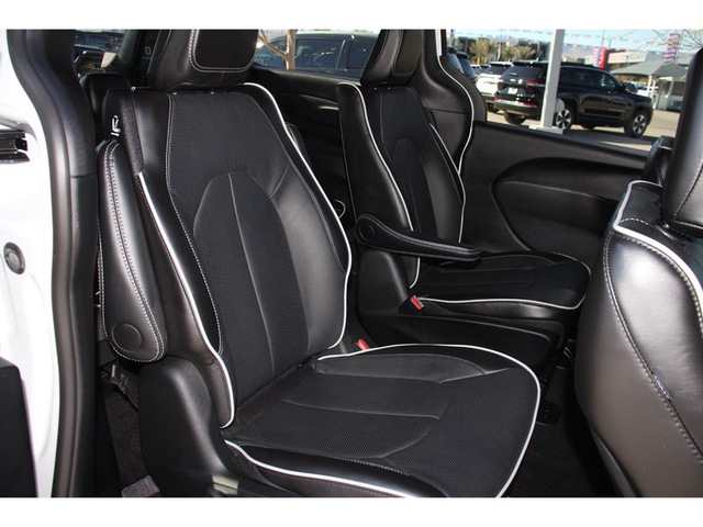 2025 Chrysler Pacifica Hybrid Premium S FWD