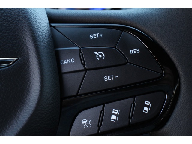 2025 Chrysler Pacifica Hybrid Premium S FWD