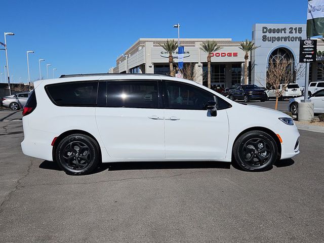 2025 Chrysler Pacifica Hybrid Premium S FWD