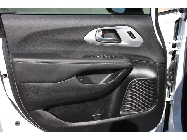 2025 Chrysler Pacifica Hybrid Premium S FWD