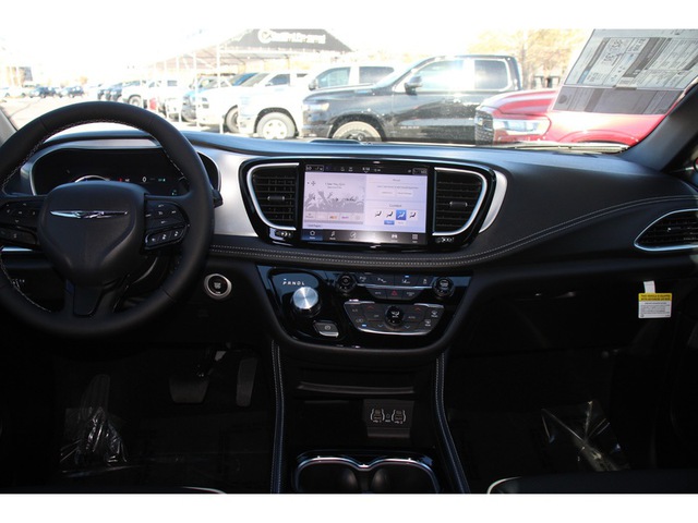 2025 Chrysler Pacifica Hybrid Premium S FWD